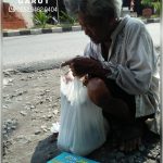 Distribusi sembako ke Dhuafa