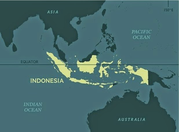 Sebutkan benua dan samudra yang mengapit indonesia
