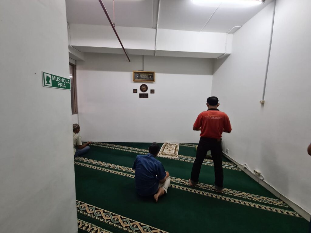 Kondisi di dalam mushola pria RS Borromeus